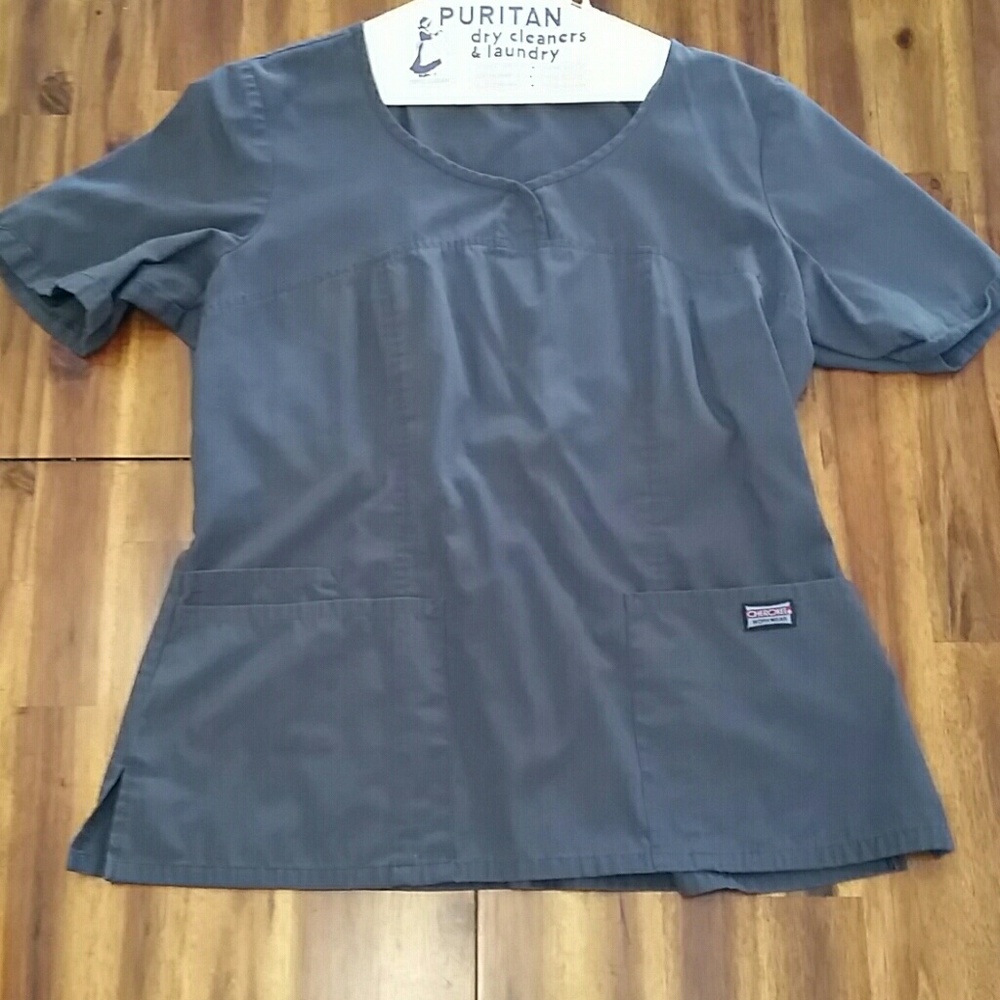 Cherokee scrub top